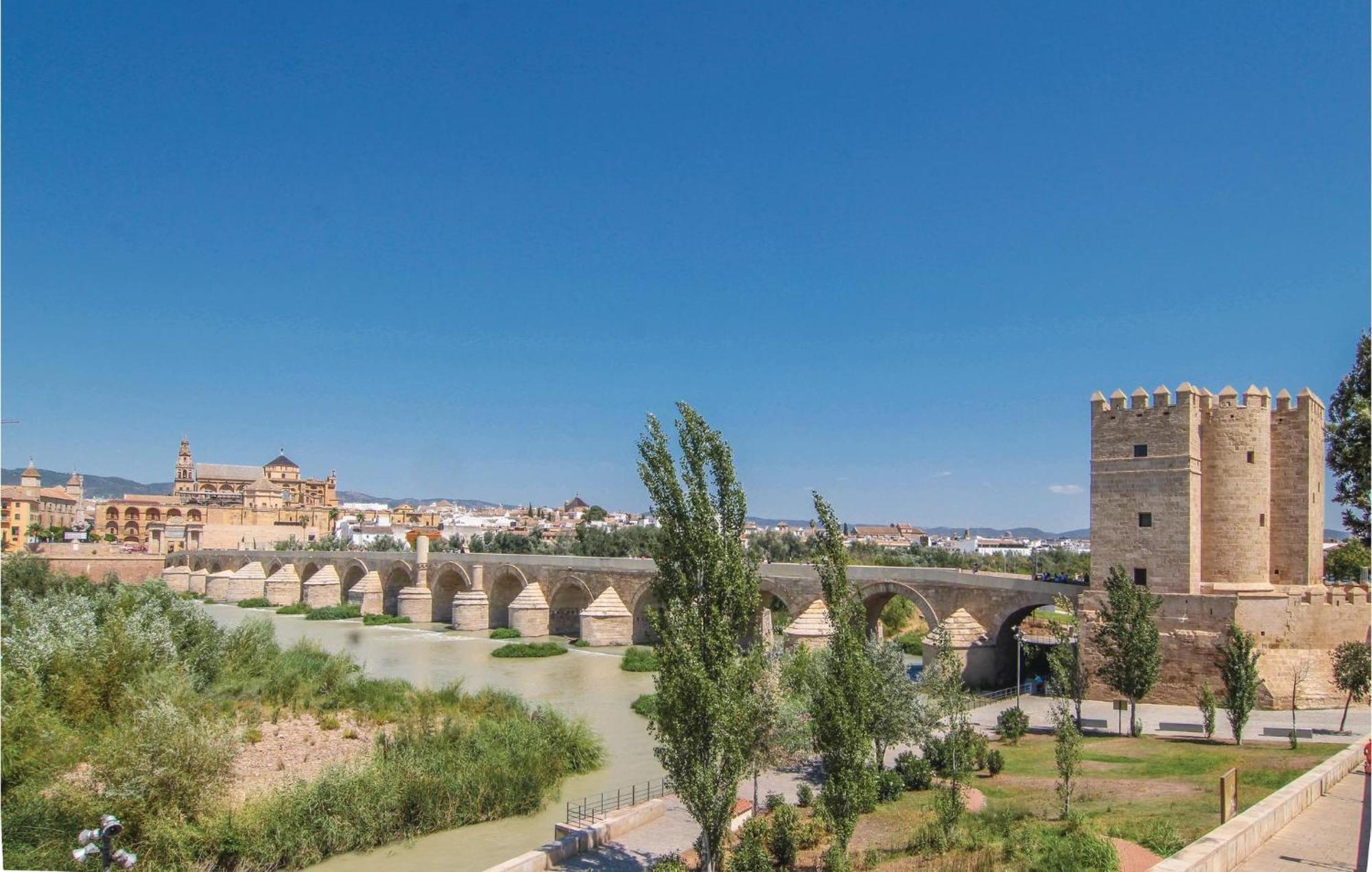 Stunning Apartment In Cordoba With Kitchen ภายนอก รูปภาพ